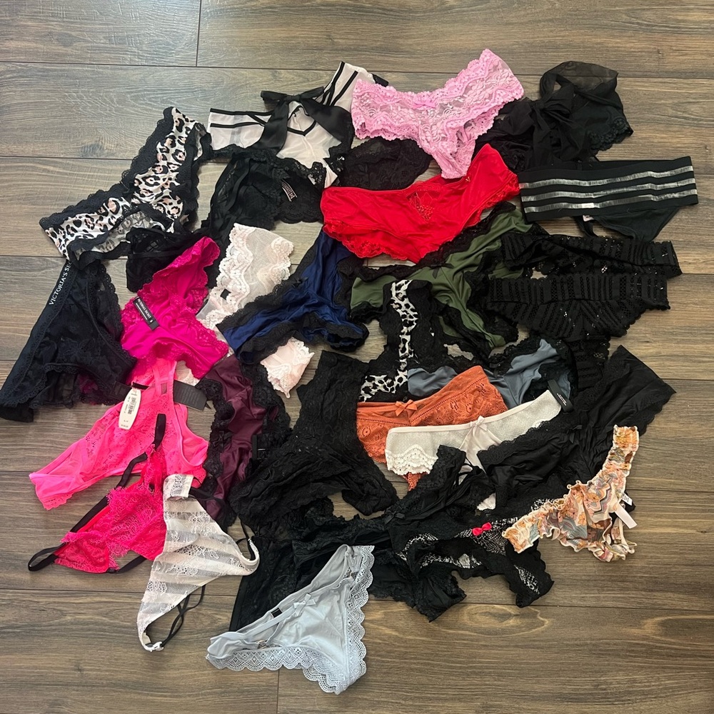 Victoria’s Secret lot!! Panties and bralettes and lingerie